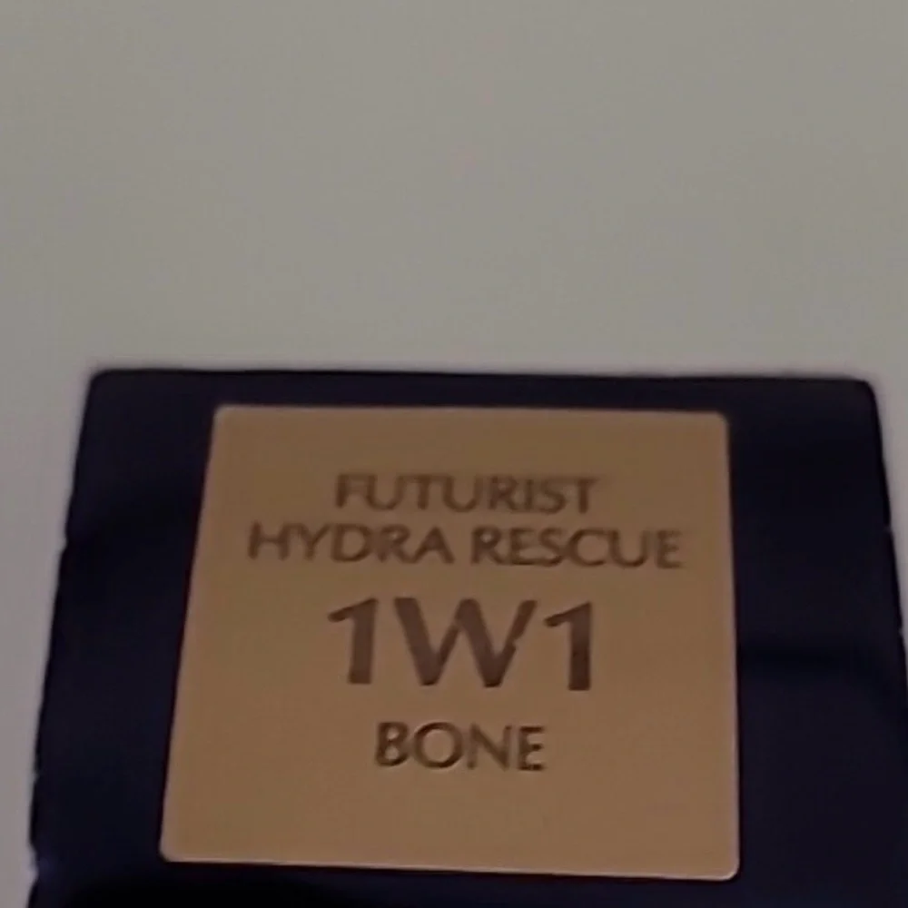 Estée Lauder Hydra Rescue Moisturizing Makeup - Beige